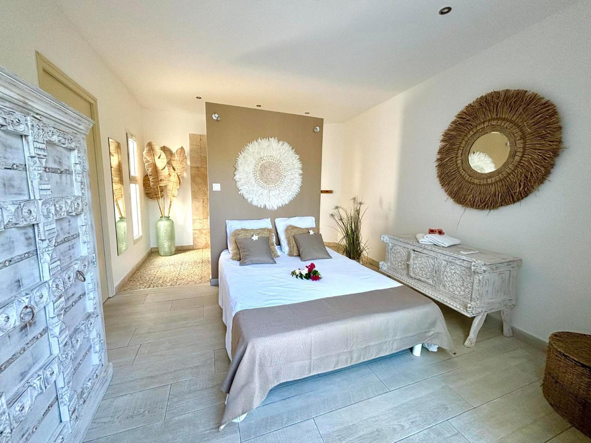 Lestipecheur Fr Villa Grise Avec Piscine Bord De Mer 圣皮埃尔 外观 照片